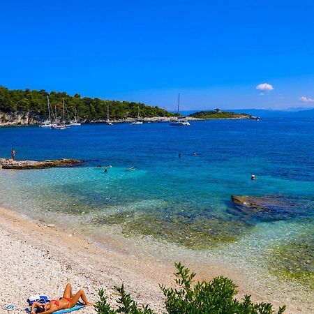 Doras House Apartment Gaios Bagian luar foto